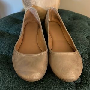 Universal Thread Metallic Gold Flats